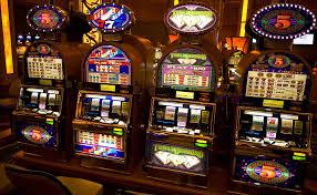 Более 100 тысяч долларов выиграли на игровых автоматах мошенники в казино Минска
