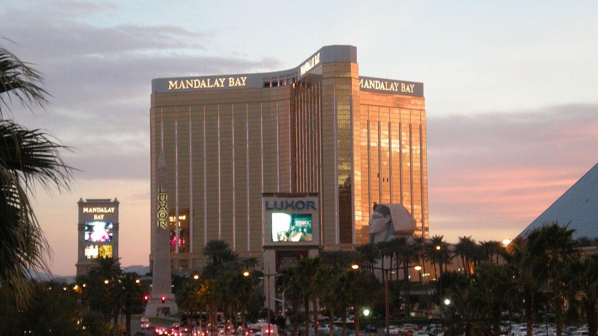 59 человек убиты и 527 пострадали при стрельбе из отеля-казино в Лас-Вегасе