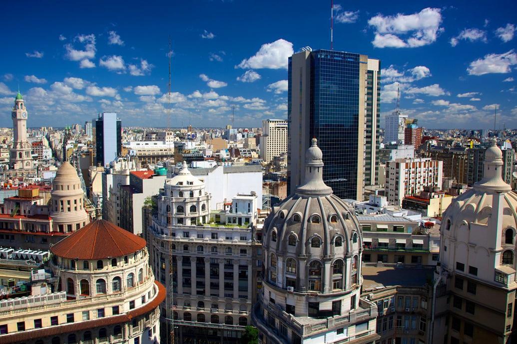 Пять операторов начали прием онлайн-ставок в Буэнос-Айресе