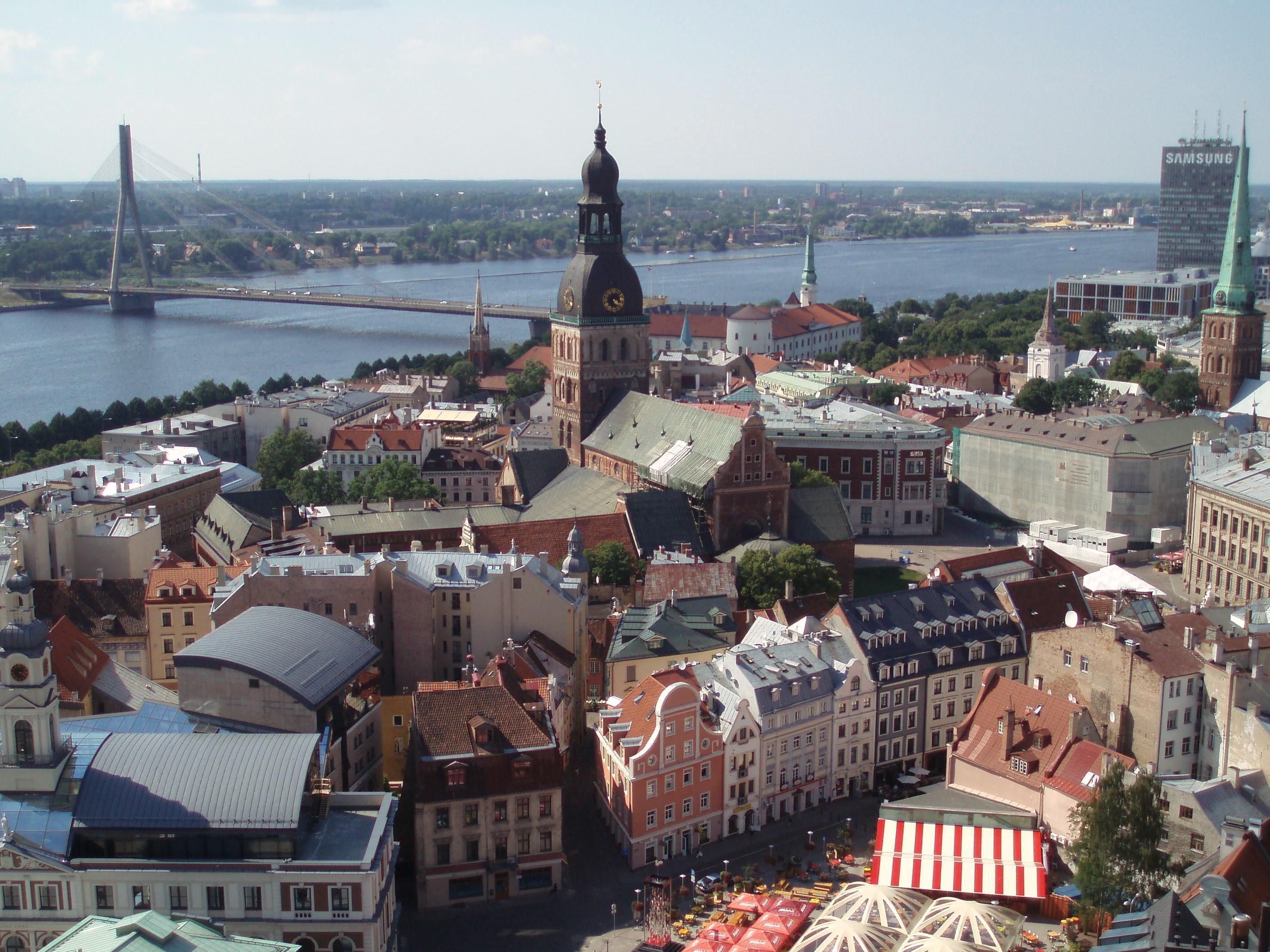 Ограничения на работу игровых залов и казино введут в Латвии