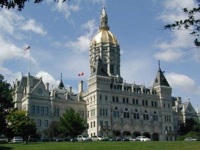 Законопроект о легализации ставок на спорт и онлайн-казино принят сенатом Коннектикута